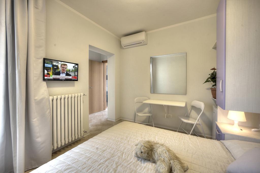 B&B Villa Flora Peschiera del Garda Quarto foto