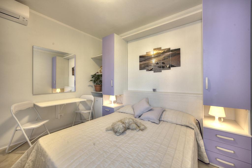 B&B Villa Flora Peschiera del Garda Quarto foto