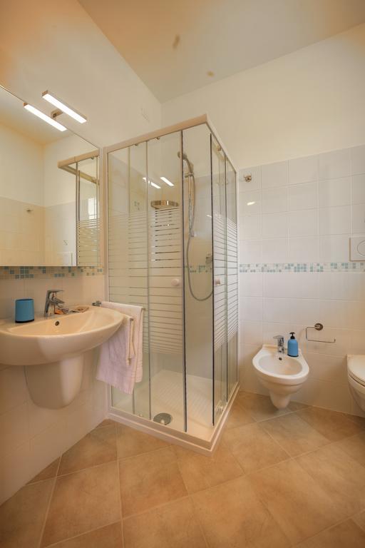 B&B Villa Flora Peschiera del Garda Quarto foto