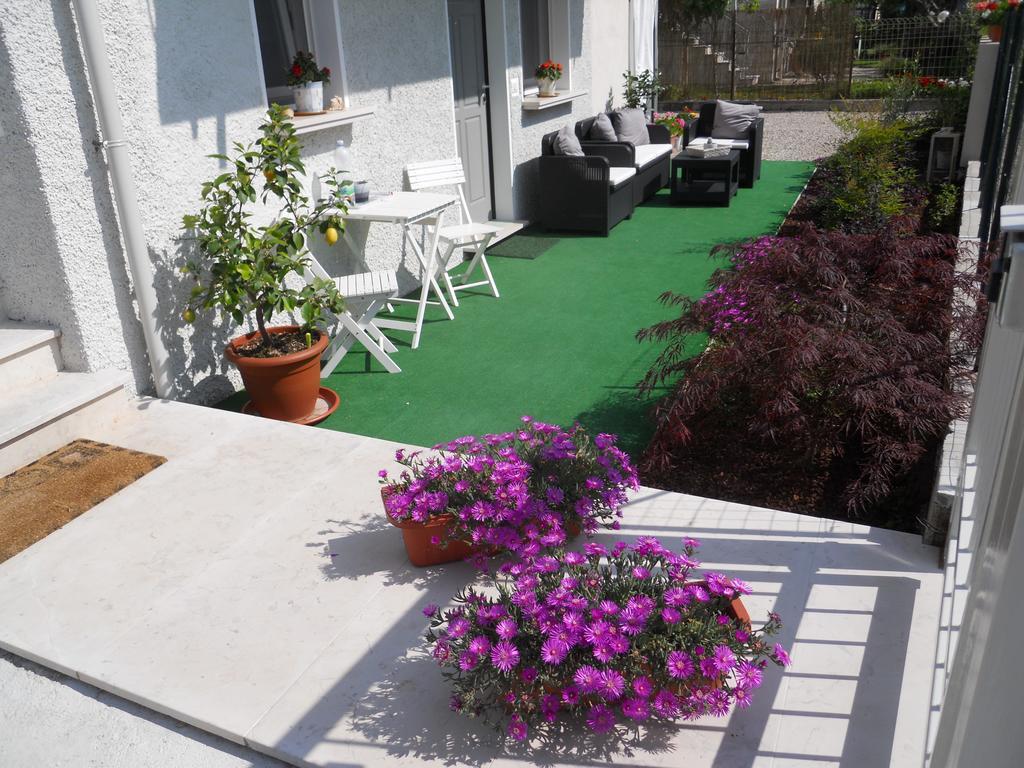 B&B Villa Flora Peschiera del Garda Exterior foto